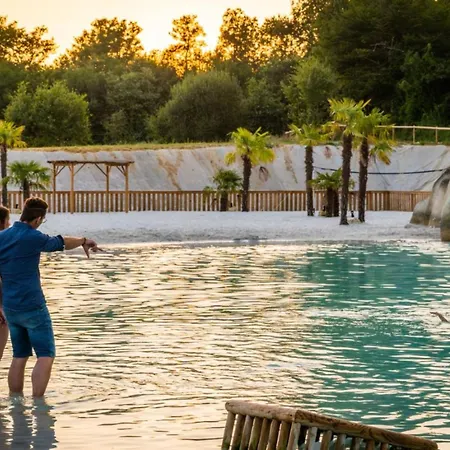 Camping Accueillant Animaux - 8 Pers. - Api-1-52-2546