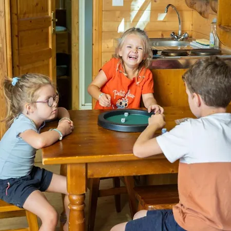 Accueillant Animaux - 8 Pers. - Api-1-52-2546 Camping *